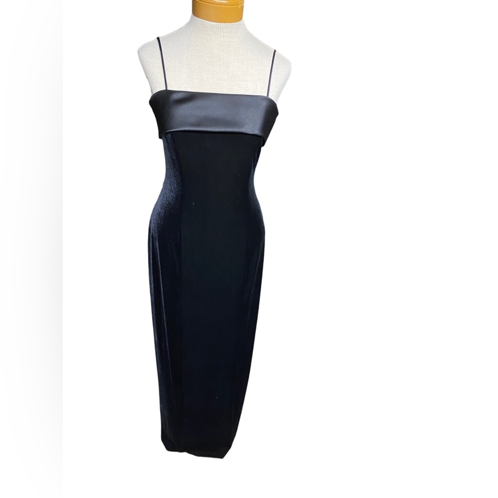 😍Beautiful Black velvet and Satin Evening or Black Tie Gown